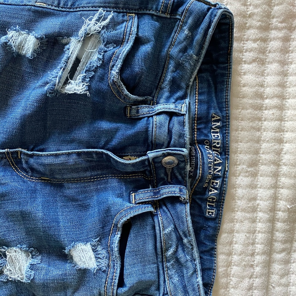 High waisted Ripped Jeans